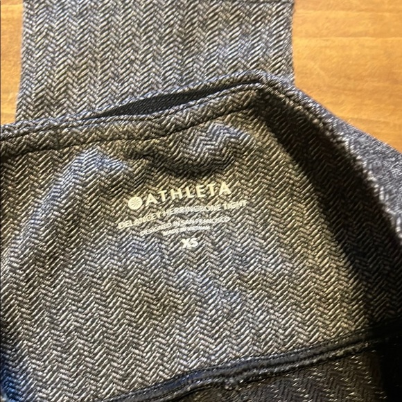 Athleta Gray Leggings with Stretchy Fabric and Full Length Fit - Picture 2 of 5